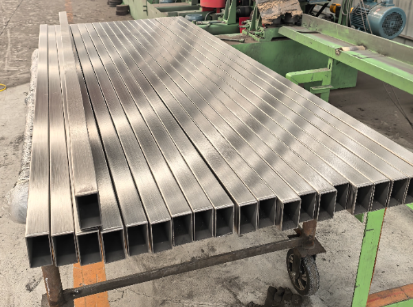 来宾建筑工程行业用不锈钢无缝钢管